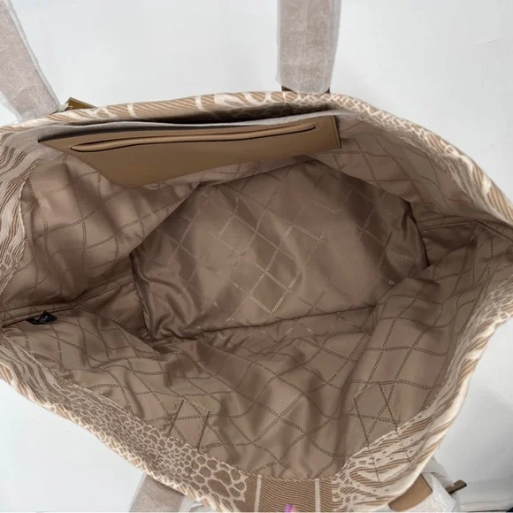 Michael Kors Cream and Tan Tote Bag - Picture 9 of 13